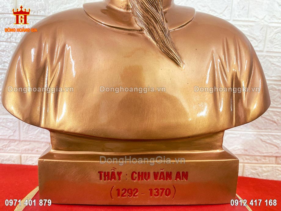 Tượng thầy giáo Chu Văn An là biểu tượng cho giáo dục, tri thức